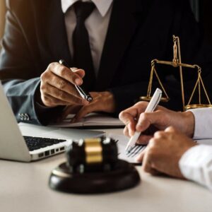 Litigation Attorney (The Importance of Expertise and Experience)